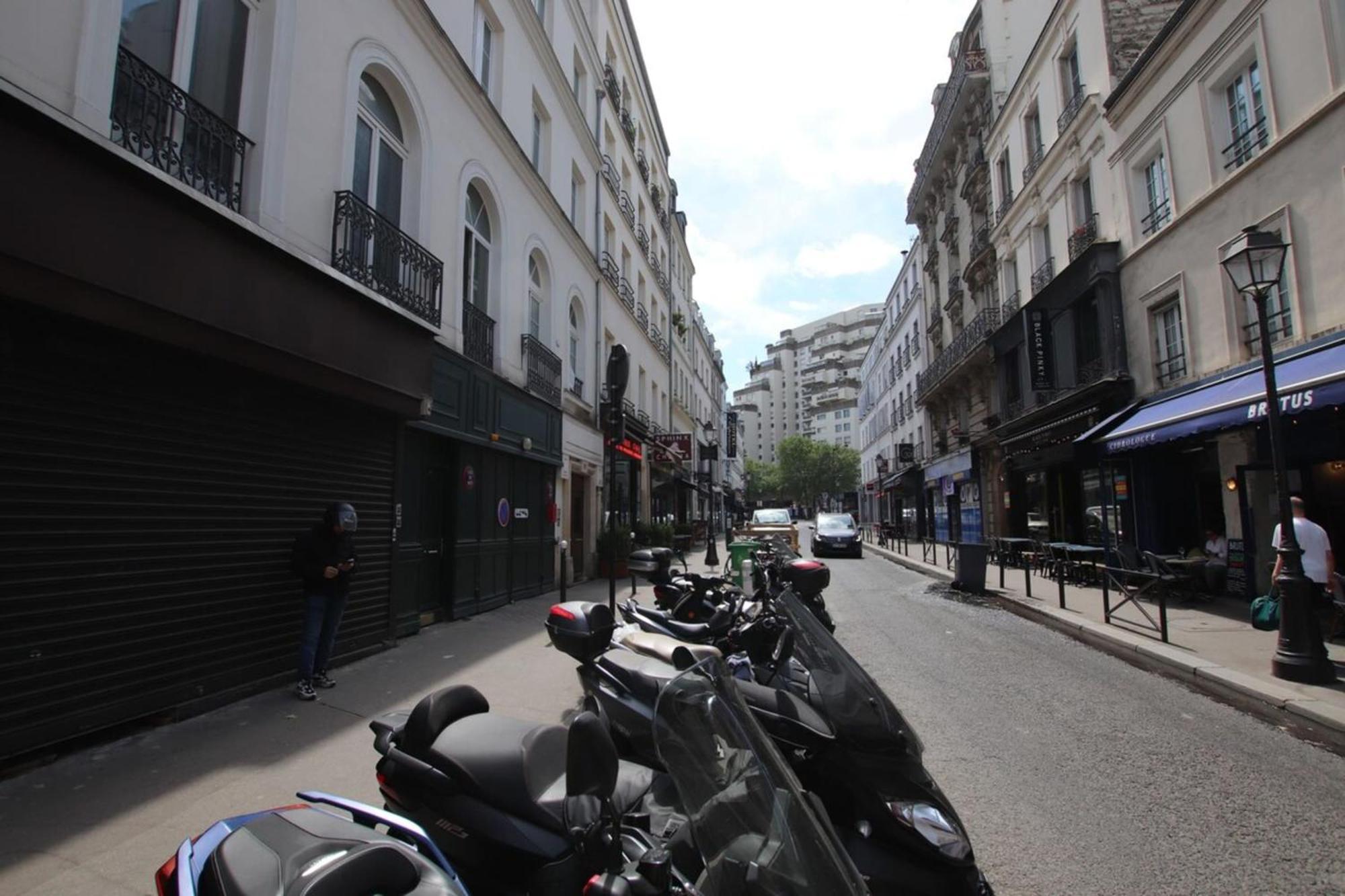 شقة باريس  في Montparnasse - La Gaite 1Bdr المظهر الخارجي الصورة